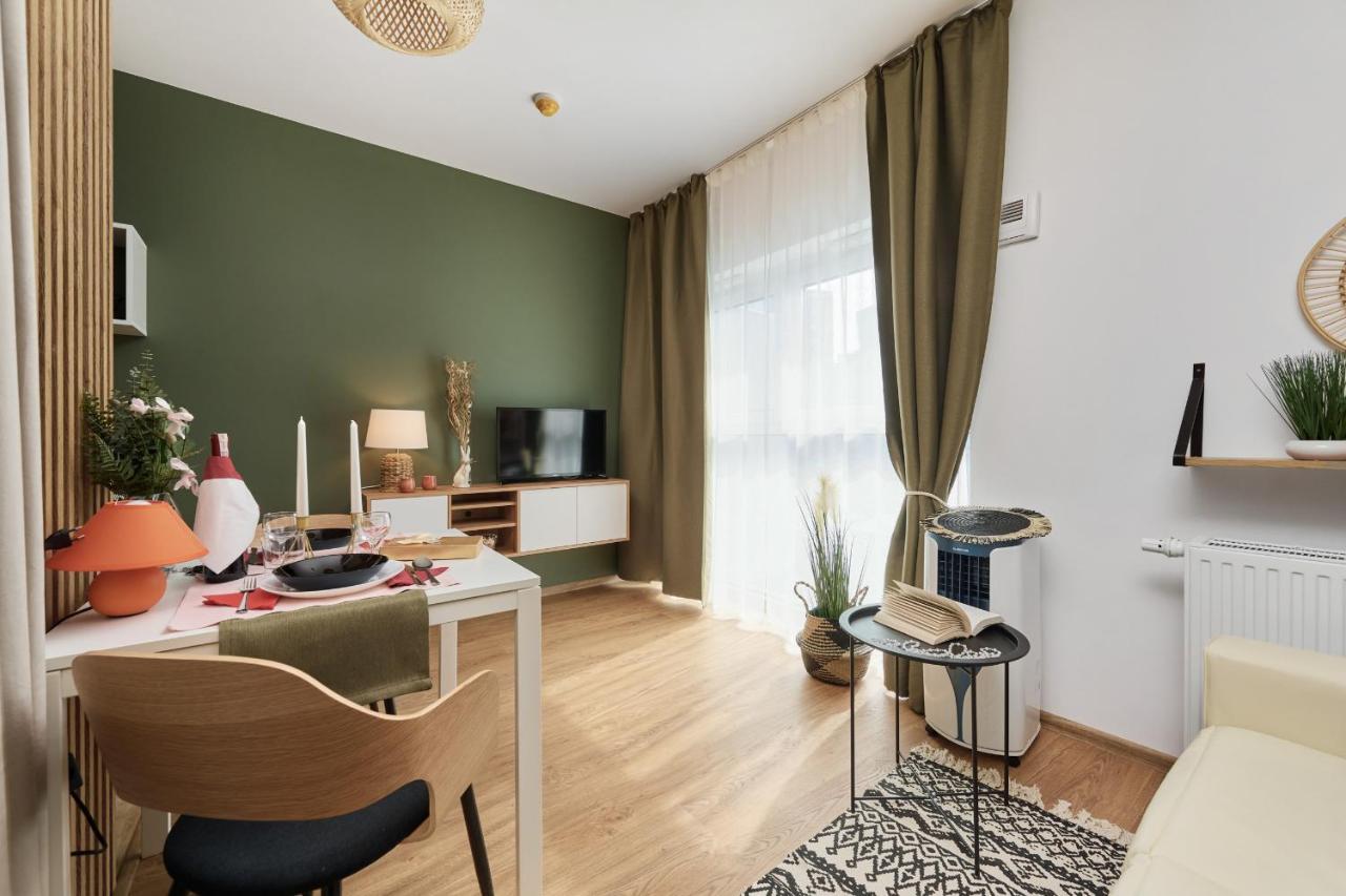 City Panorama Studio Apartments Jaworska 4 By Noclegi Renters Wrocław Exterior foto